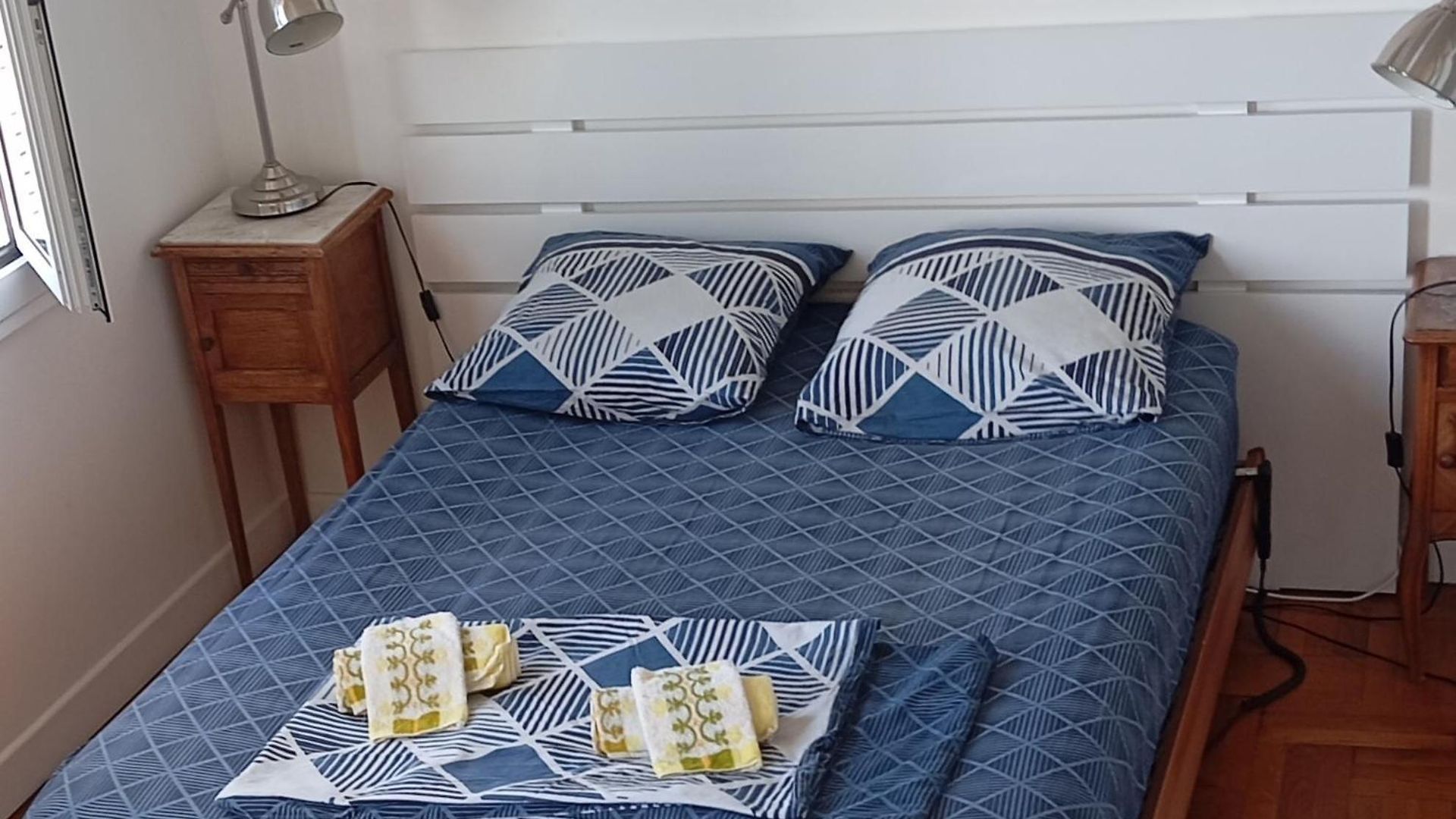 Fantastic View ! Private Bedroom In A Family Apartment, Private Bathroom, Shared Kitchen And Living Spaces 3*