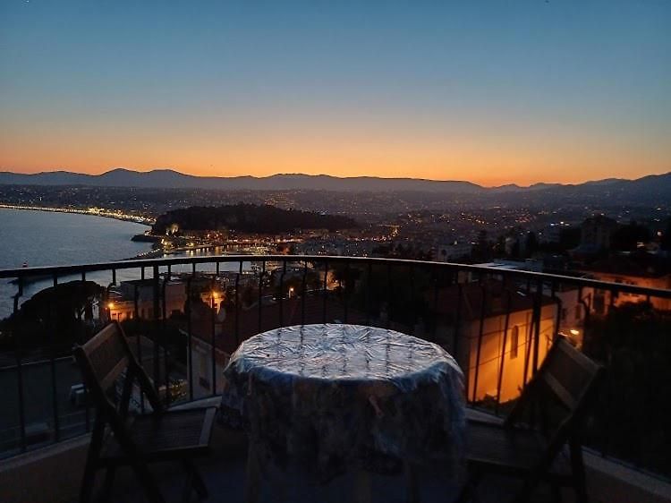Fantastic View ! Private Bedroom In A Family Apartment, Private Bathroom, Shared Kitchen And Living Spaces Guest house 3*