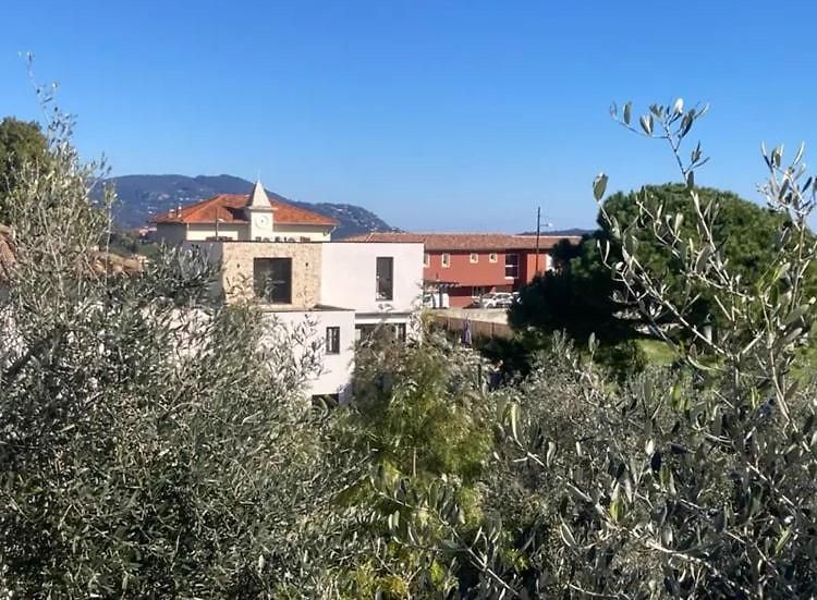 House With Pool And Sea View In Villa Nice
