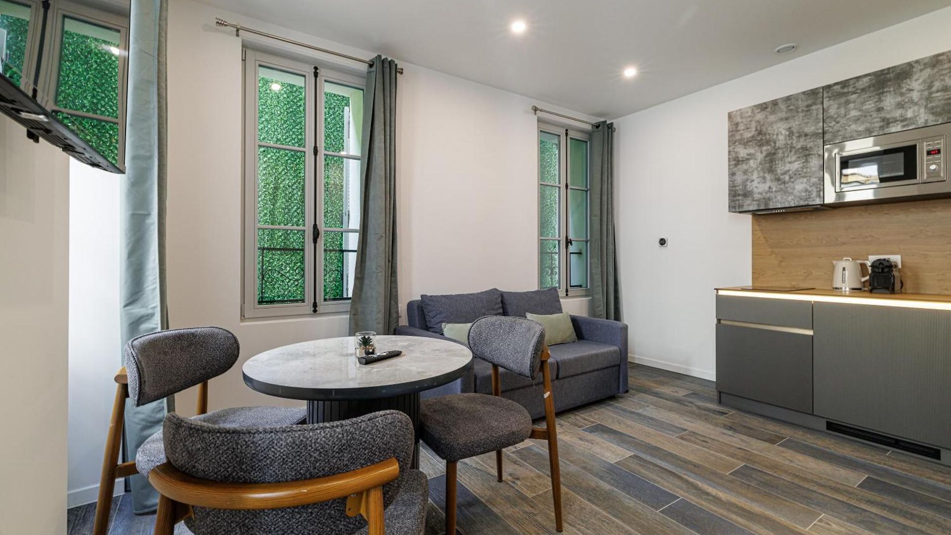 Maison Asteria Aparthotel 3*