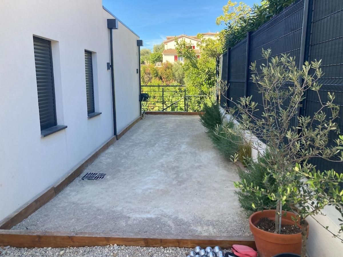 House With Pool And Sea View In Villa Nice