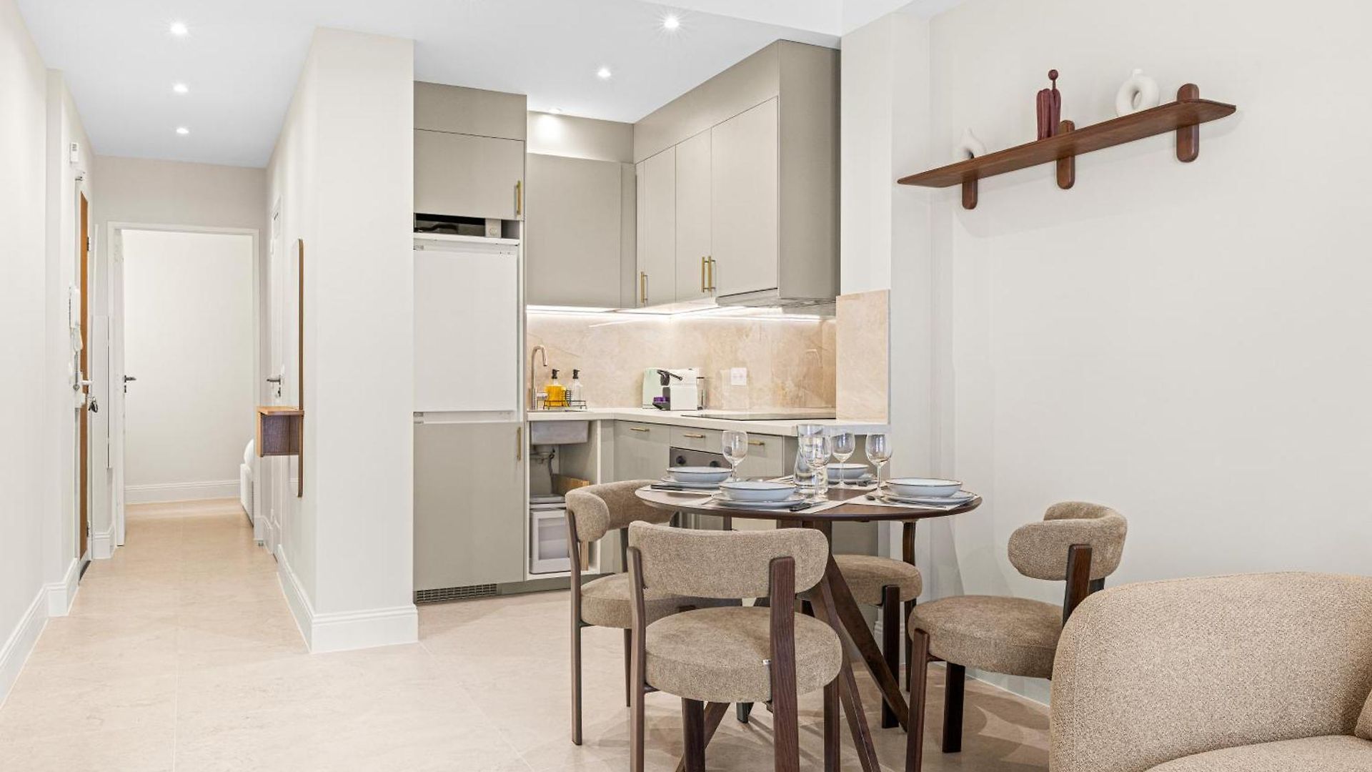 Fully Renovated 2-bedroom Apartment