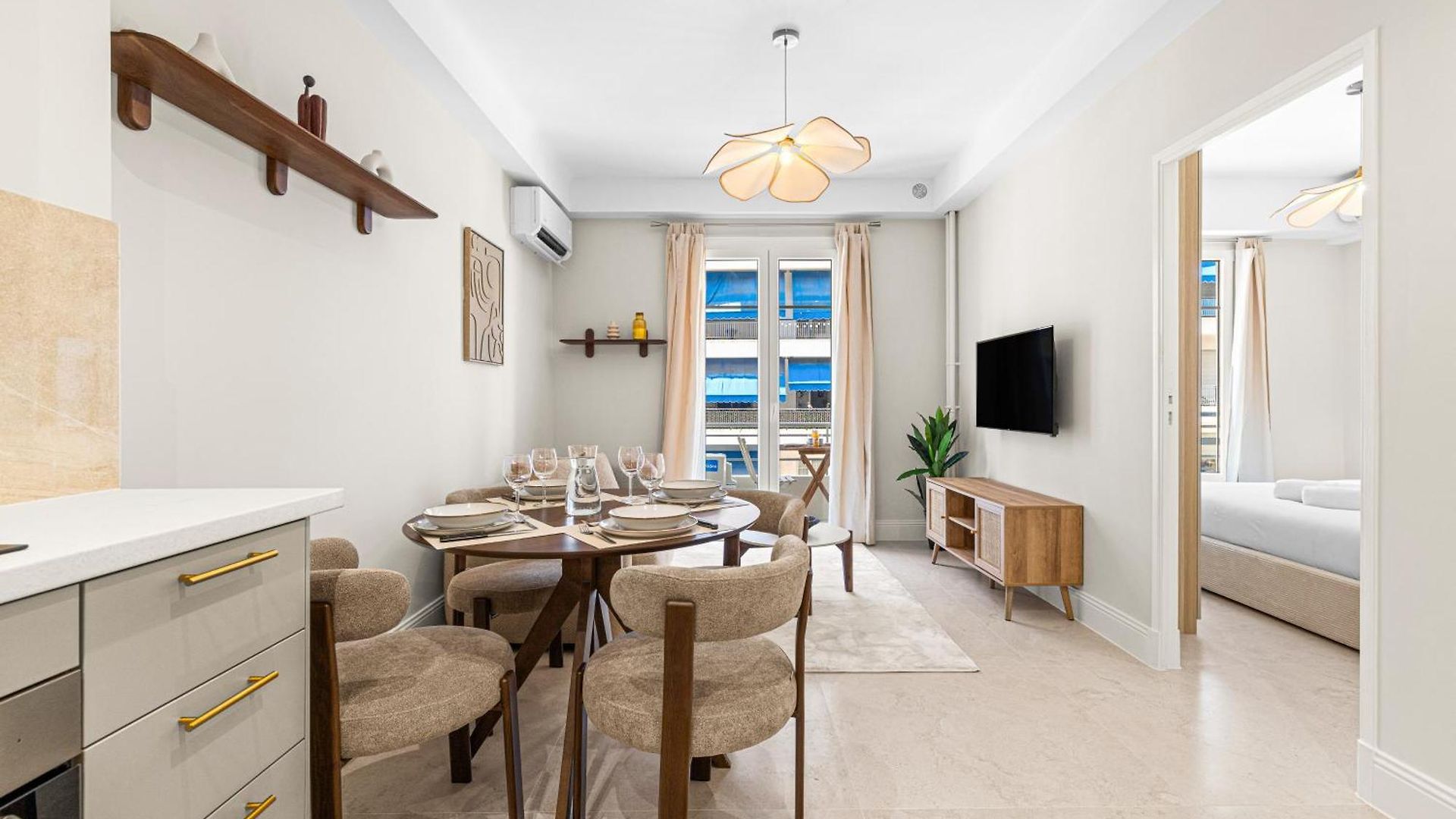 Apartment Fully Renovated 2-bedroom Nice