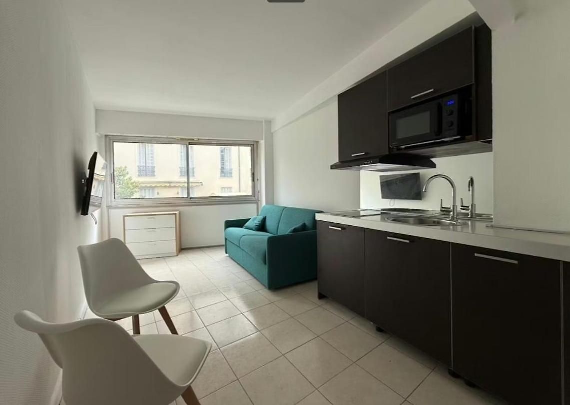 A Modern Recently Renovated, 7 Min To Apartment