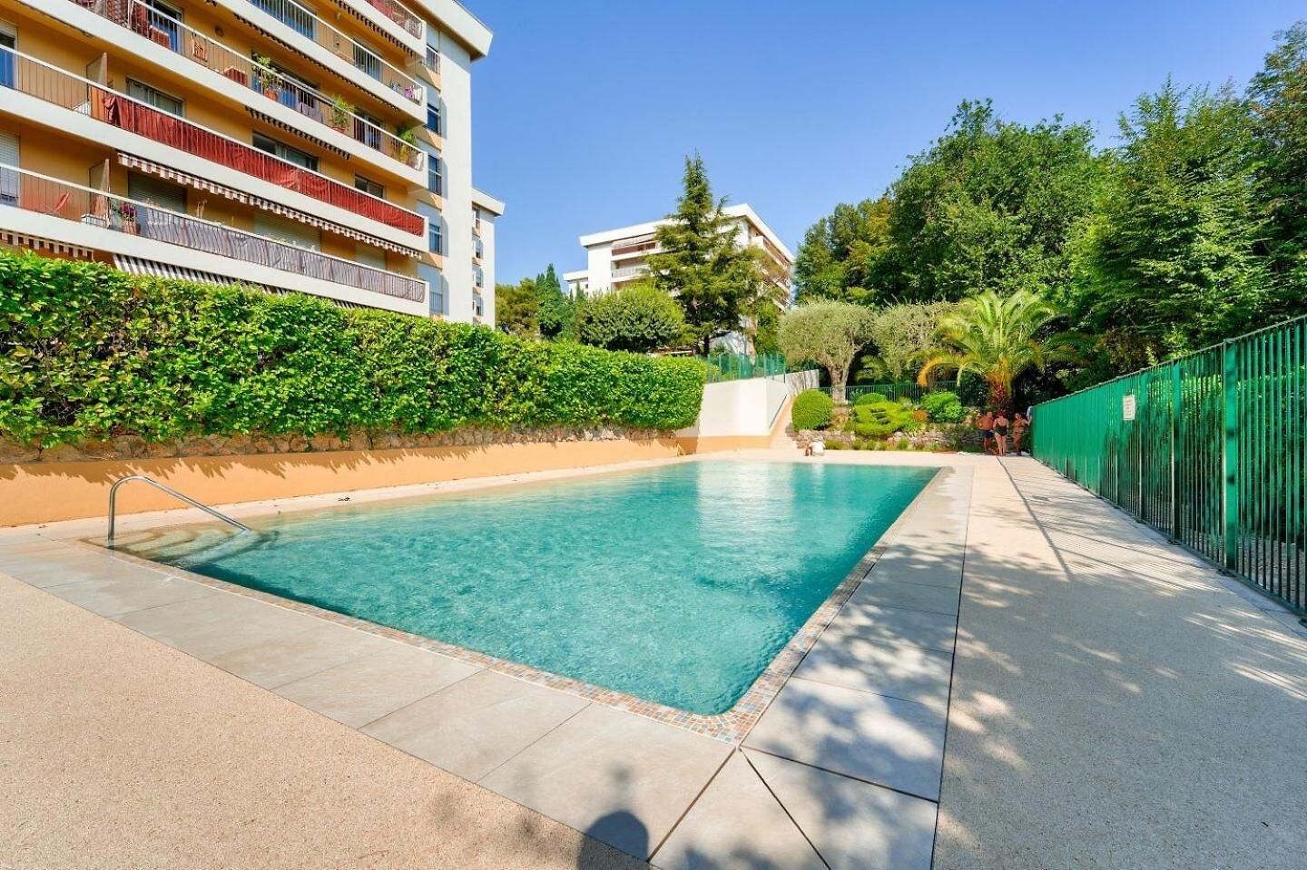Serein Avec Balcon Et Piscine Apartment *