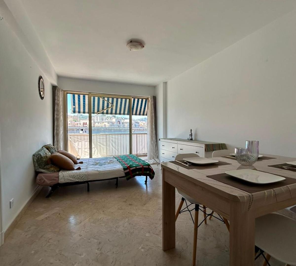 Apartment Flat *