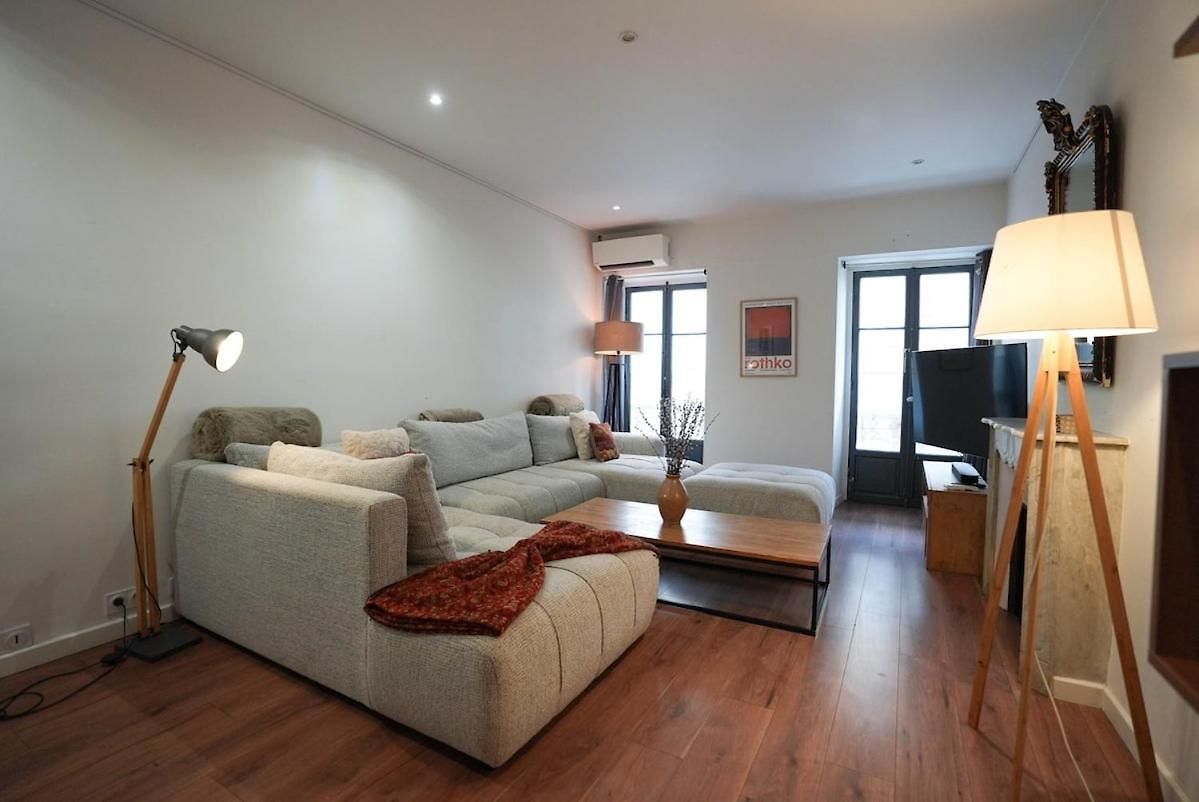 Superb 3 Bedroom - Center Apartment