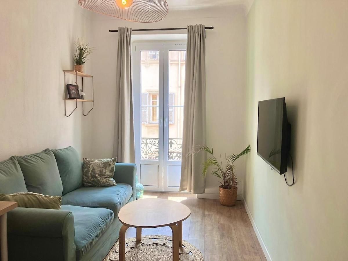Apartment Liberation, Charming, Quiet 2-room With Balcony