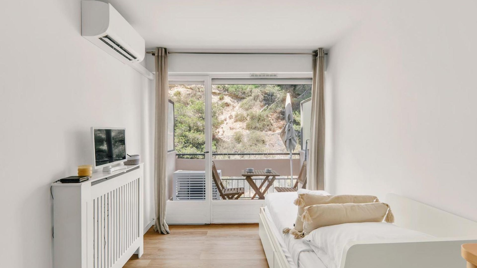 Cosy & Quiet With Ac And Balcony With A View Of Nature Apartment *