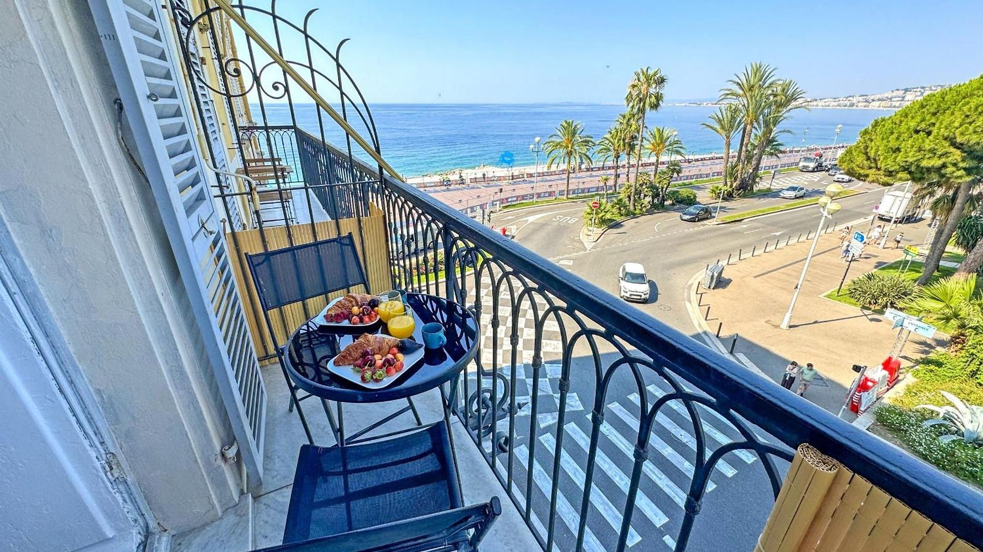 Elegant Seafront Loft Old Town
