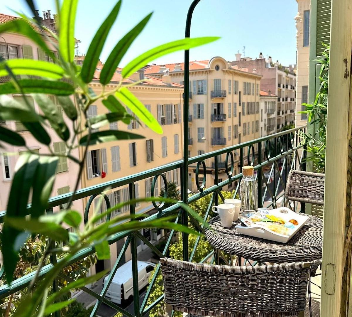 Heart Of - Mezzanine Loft & Sunny Balcony