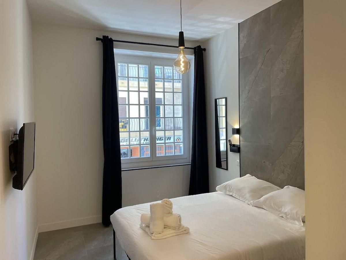 Joli Appartement Avec Jardin, 2 Chambres, Centre Ville De Nice Apartment