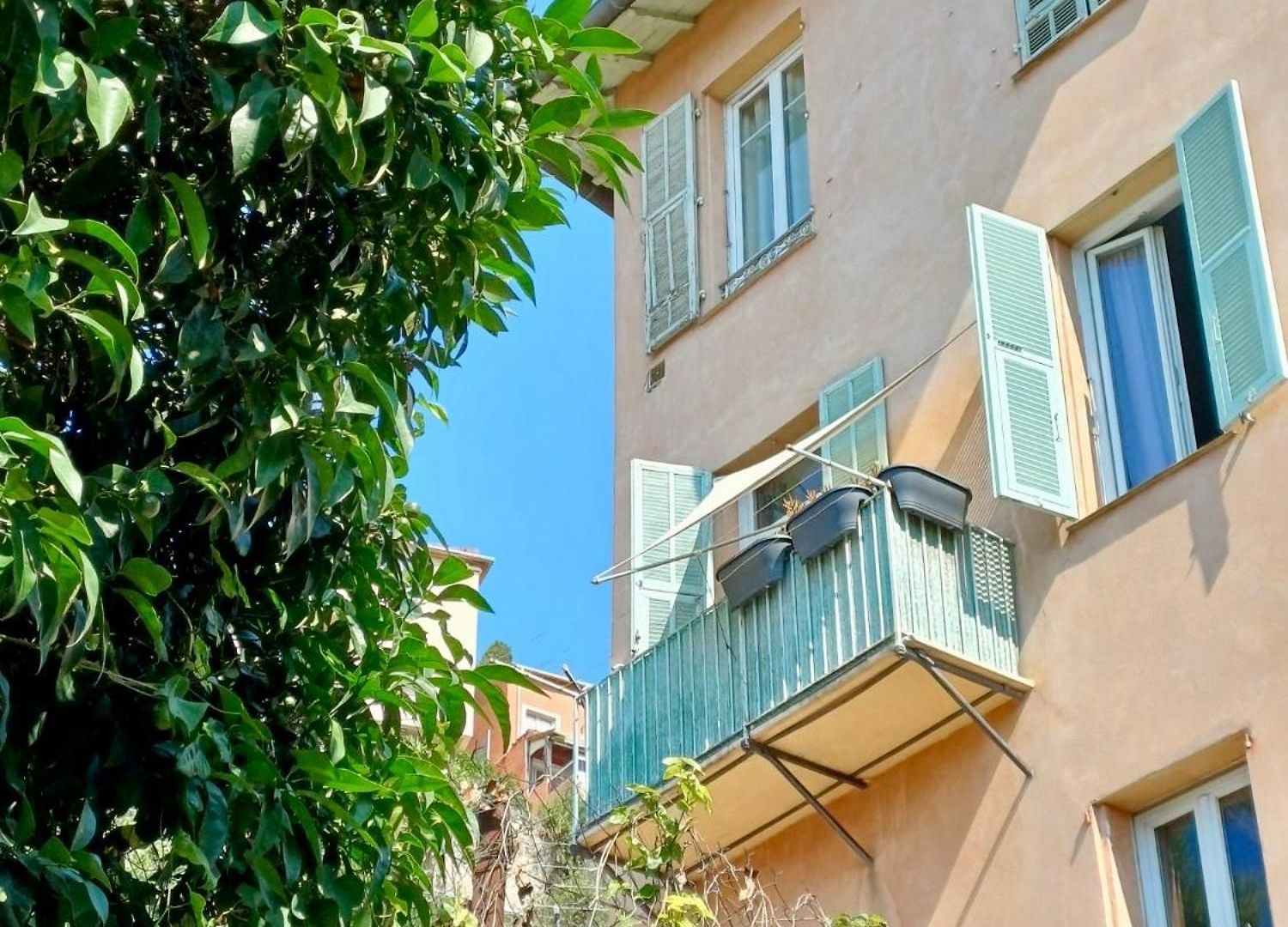 2p Renove Dans Bel Immeuble Nicois De Caractere Nice