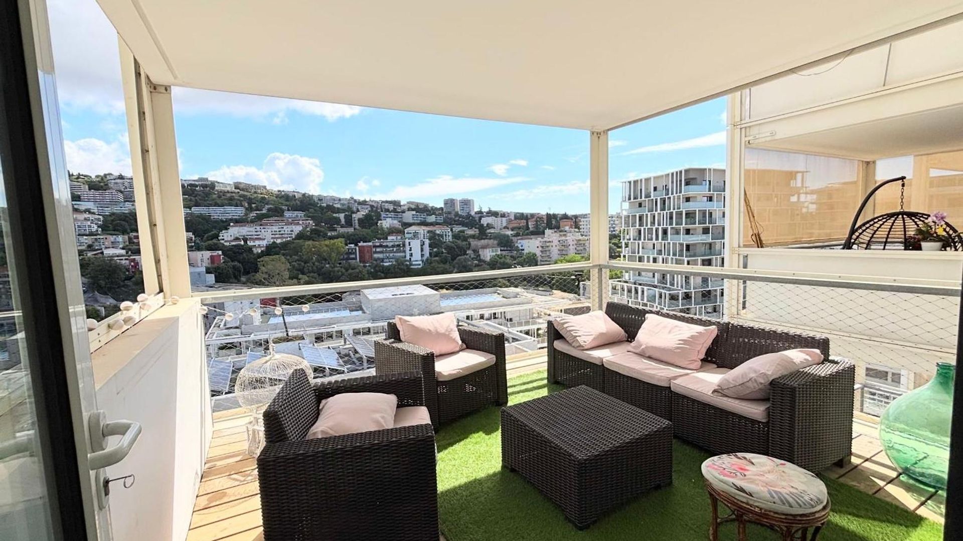 Beautiful Flat With Terrace & Parking Marseille Nice