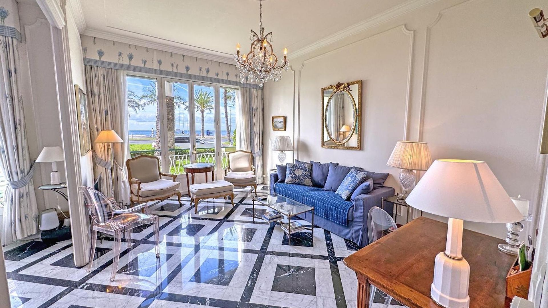 Apartment Rare Seafront Garden On Promenade