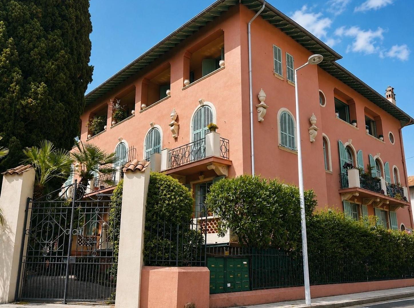 Climatise Et Proche De * Nice