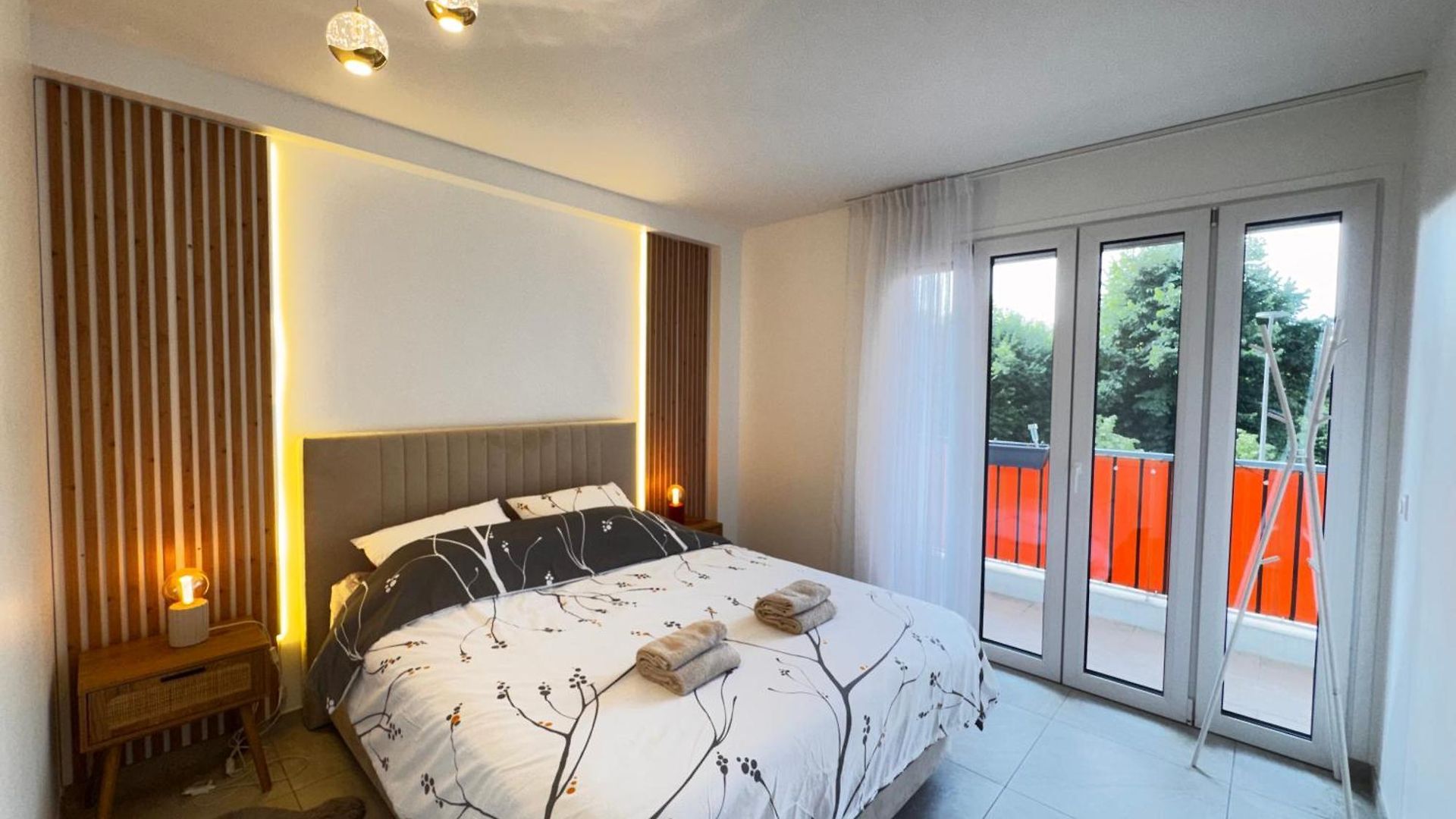 Apartment 2 - Terrasse, Parking Gratuit & Climatisation