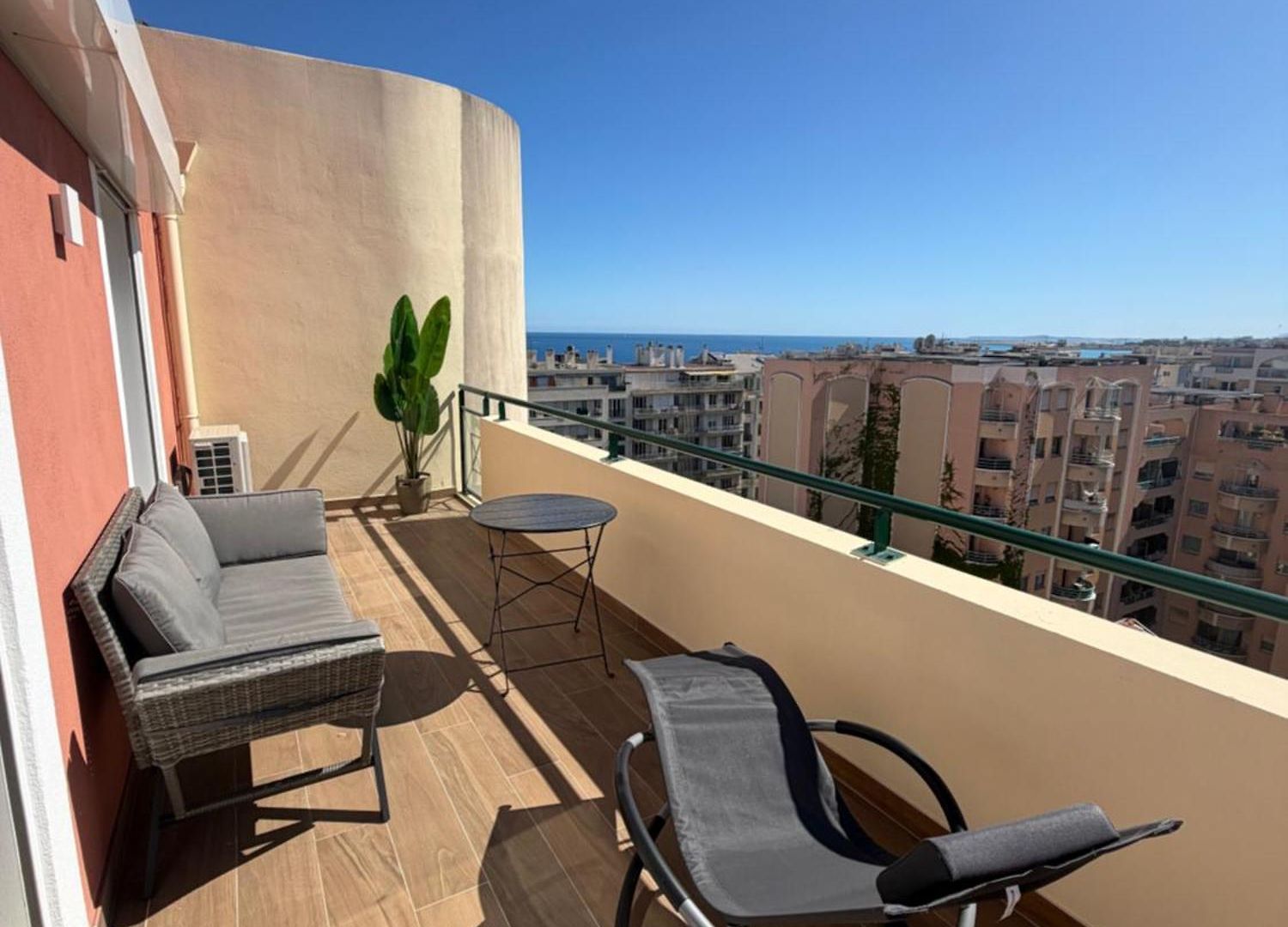 Apartment Bright 1br Floor *