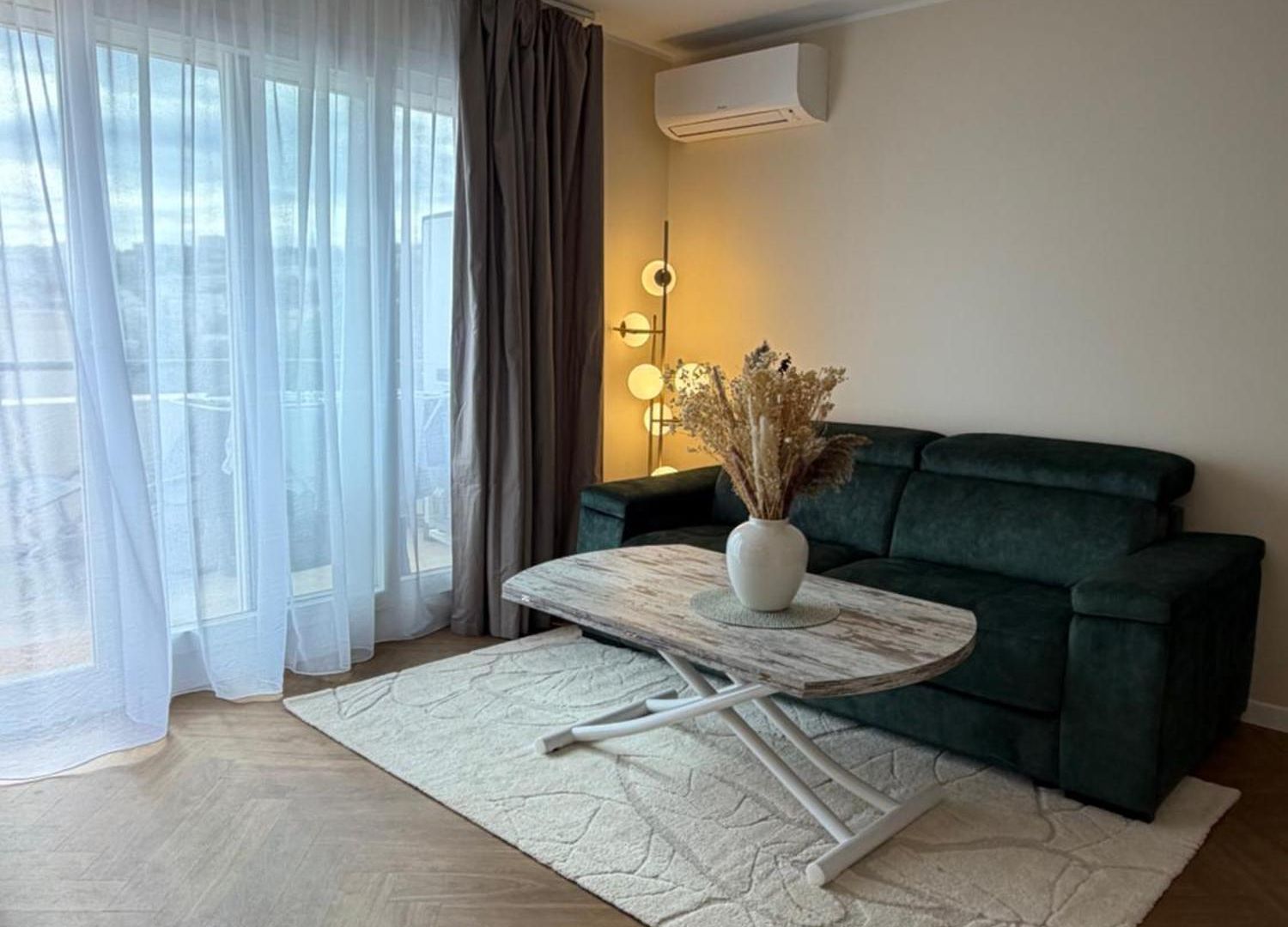 Apartment Bright 1br Floor *