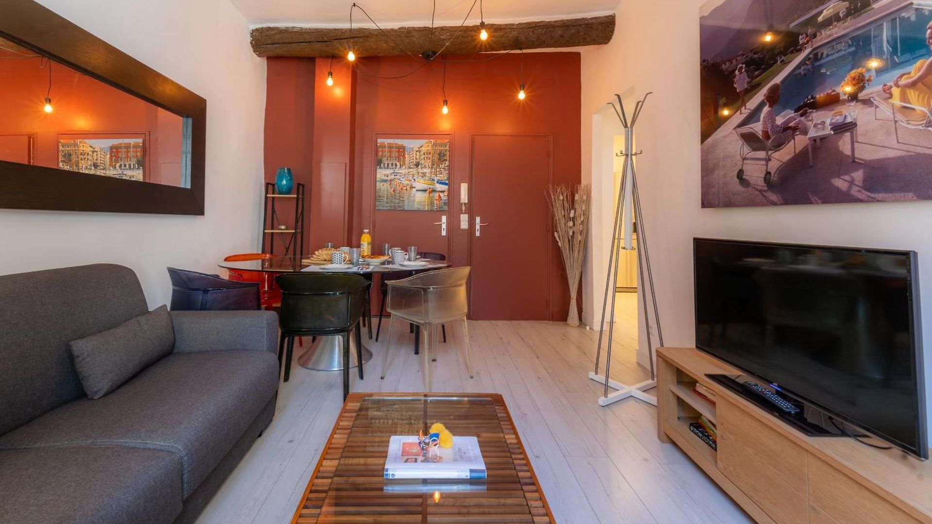 Old Town Nice, 2 Bedrooms & 2 Bathrooms,quiet, Ac For 4 People