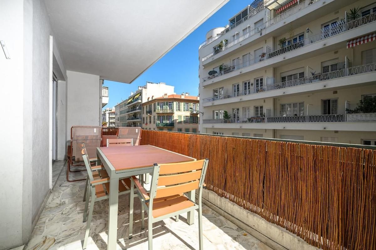 110 M2 Family, 3 Bedrooms Ac And Terrace 8 Min Away Apartment Nice