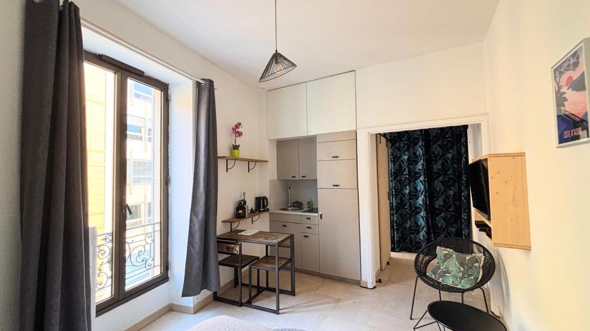 Charming In The Heart Of * Nice
