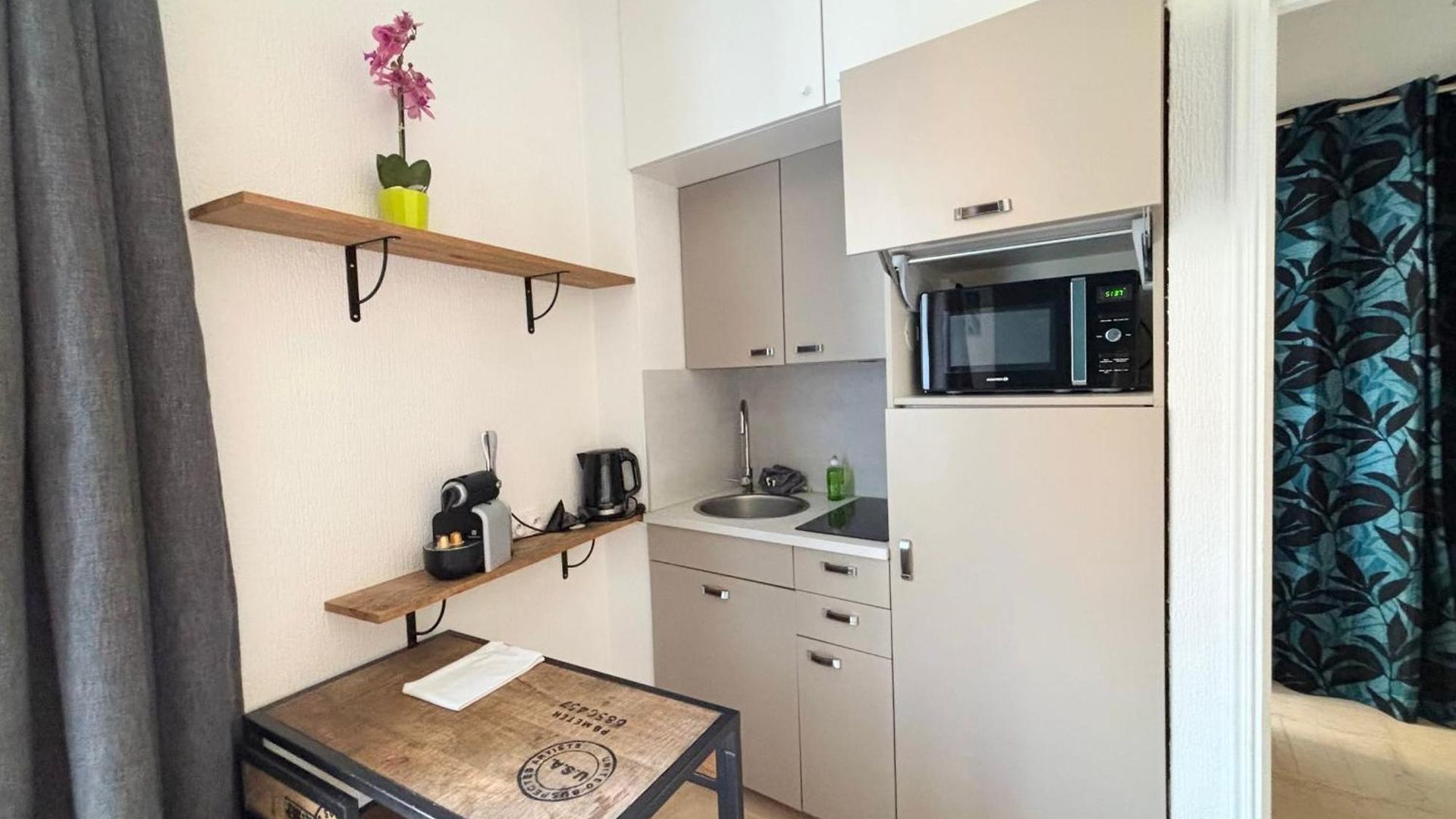 Charming In The Heart Of Apartment