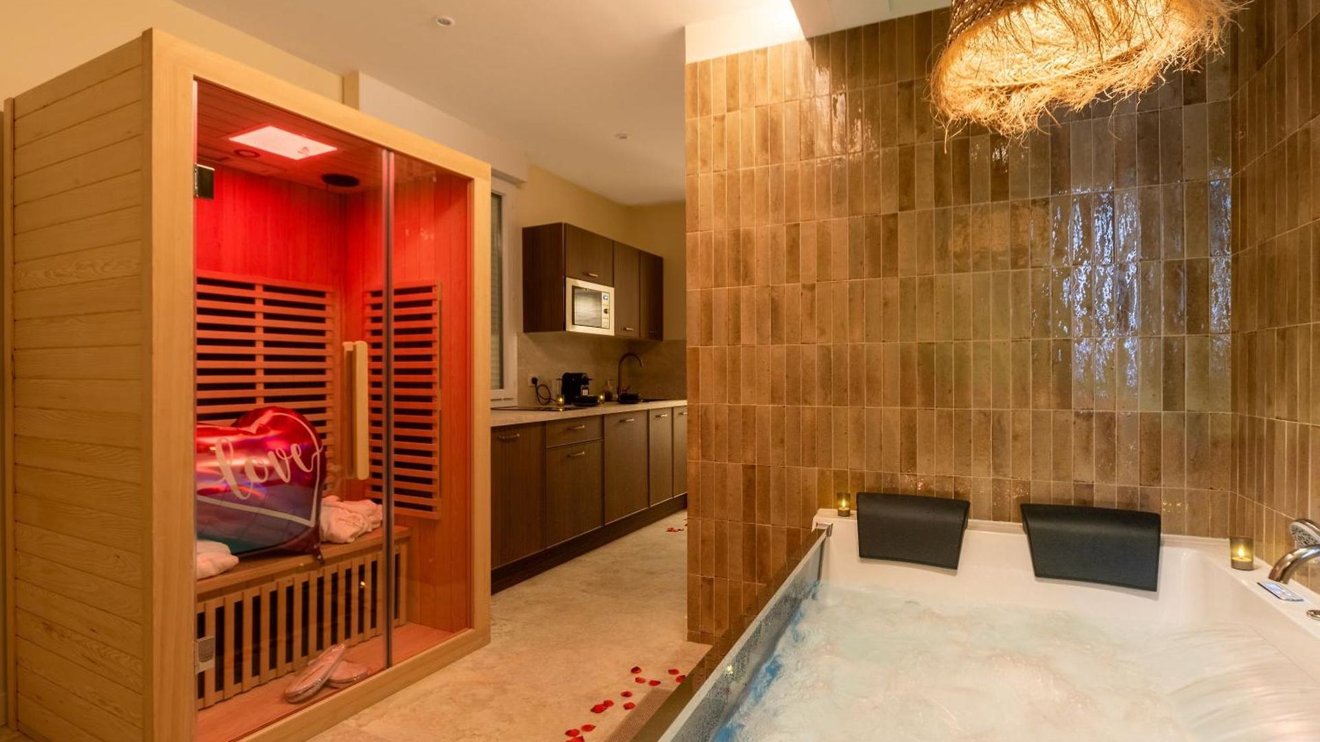 Apartment Bali Evasion - Jacuzzi & Sauna Privatif A Nice