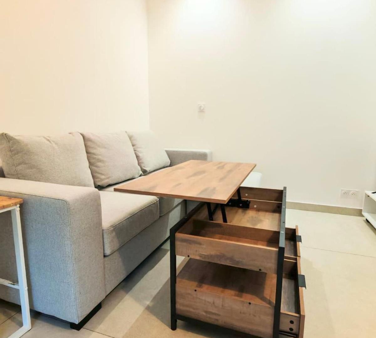 Apartment 2-bedroom In Sleeps 4