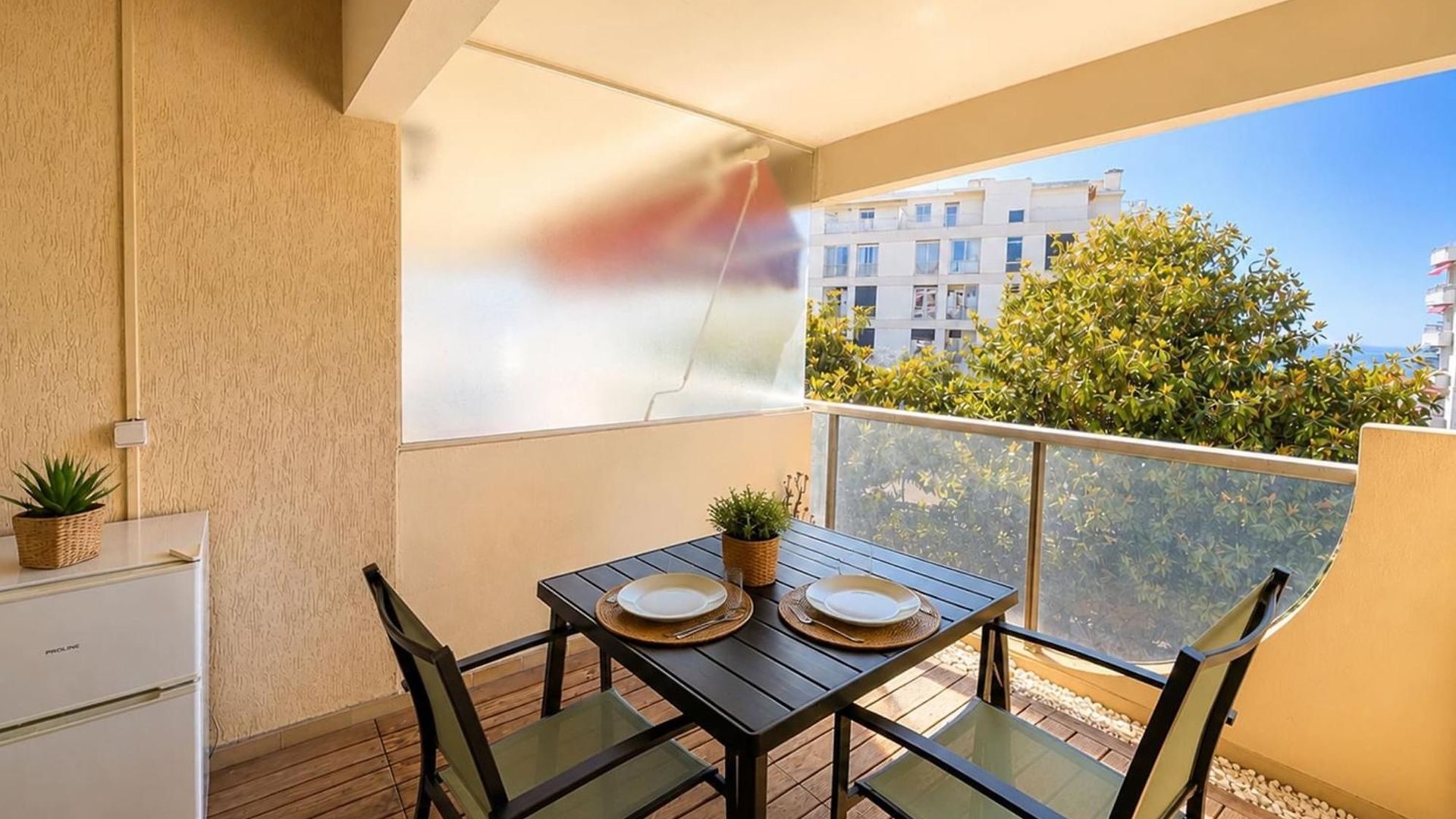 With Balcony And Pool Near The Sea Apartment *