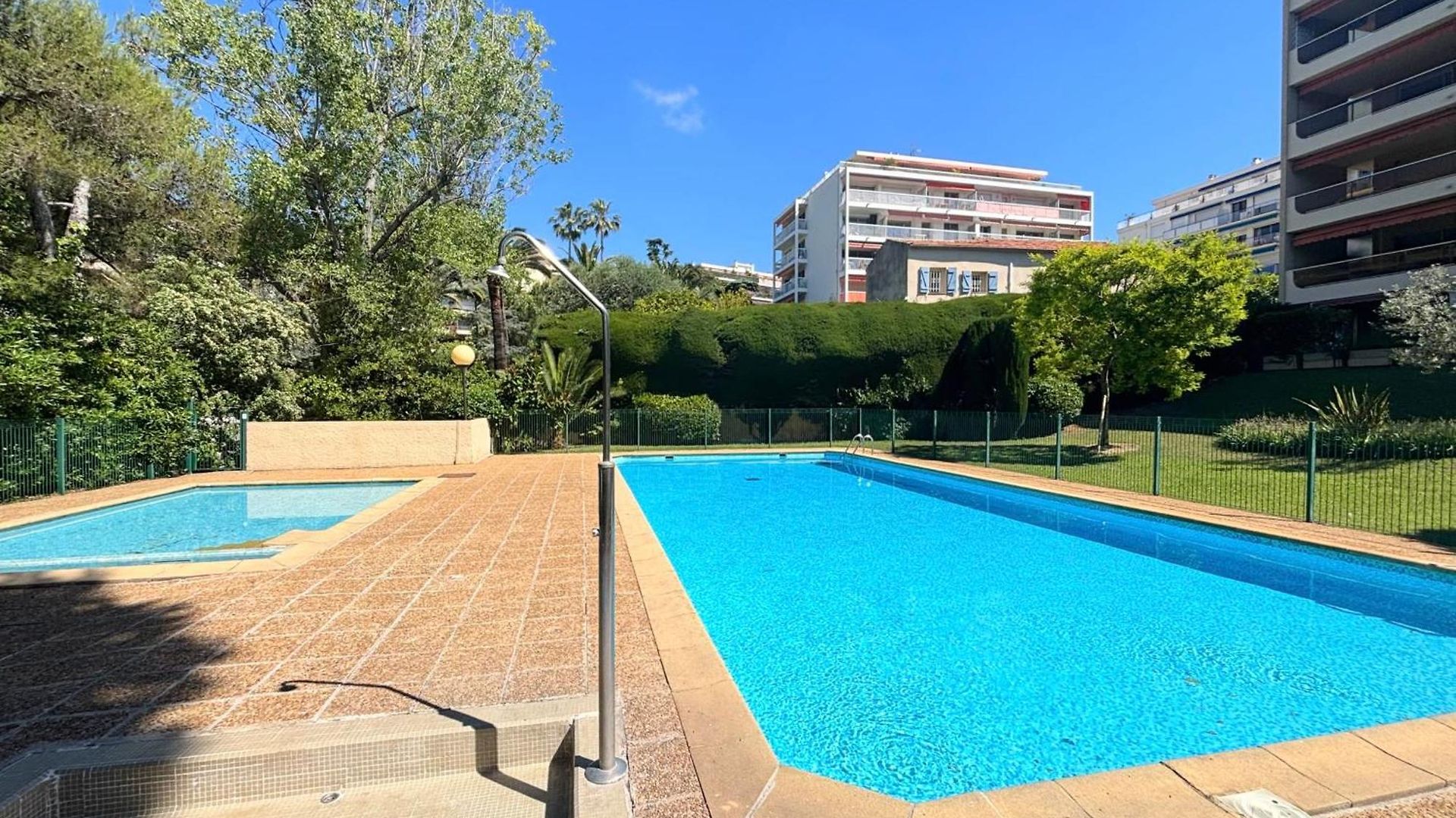 With Balcony And Pool Near The Sea Apartment *
