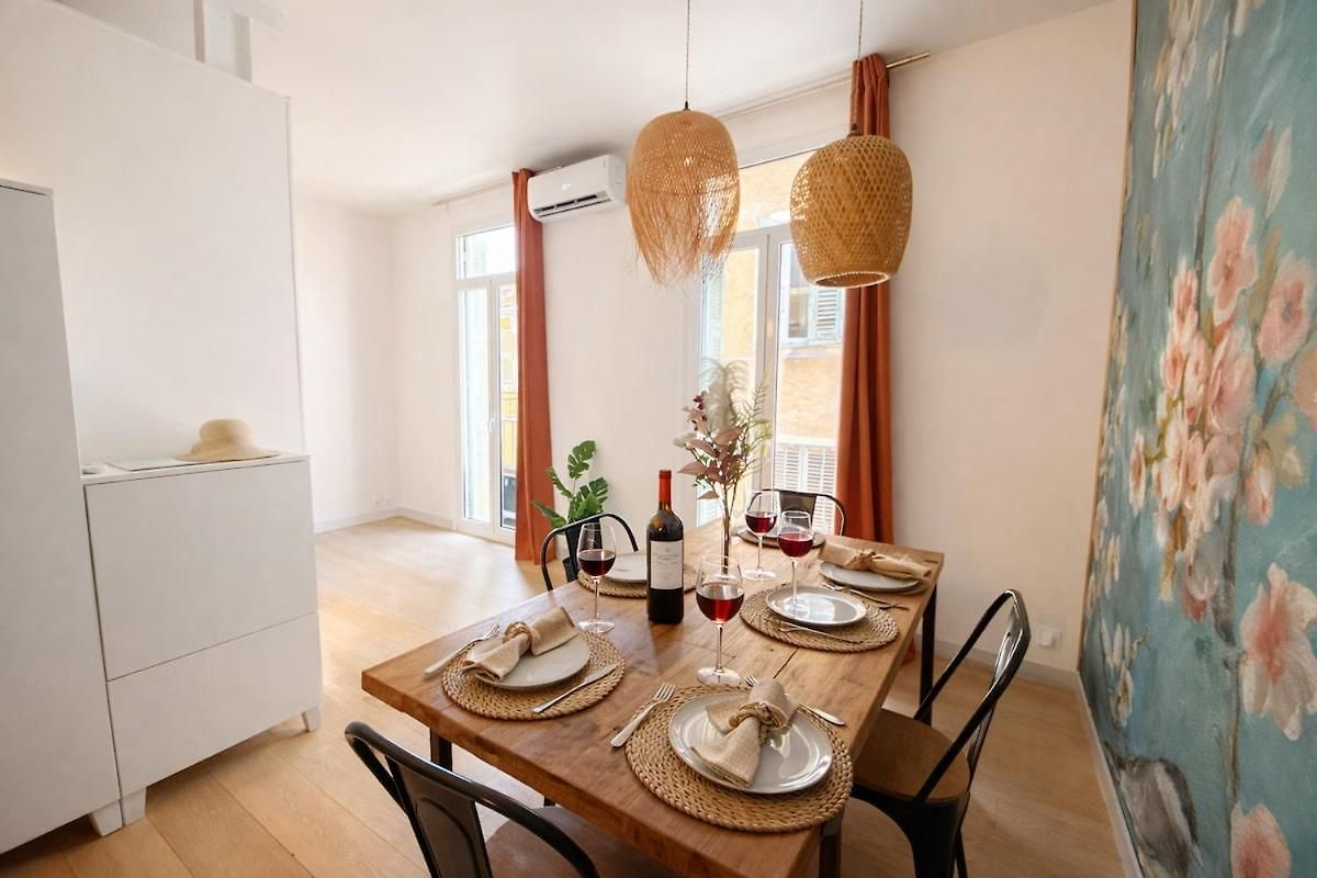 Apartment Elegant Climatise , Vieux Nice, A Pied