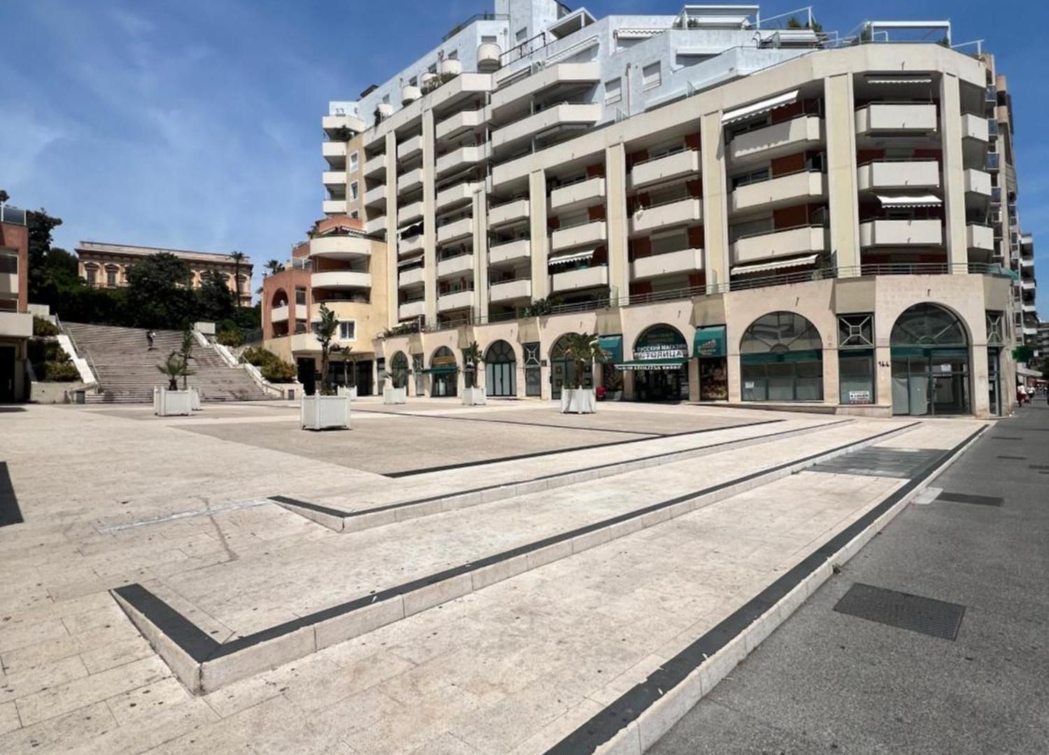 Sunny Centre