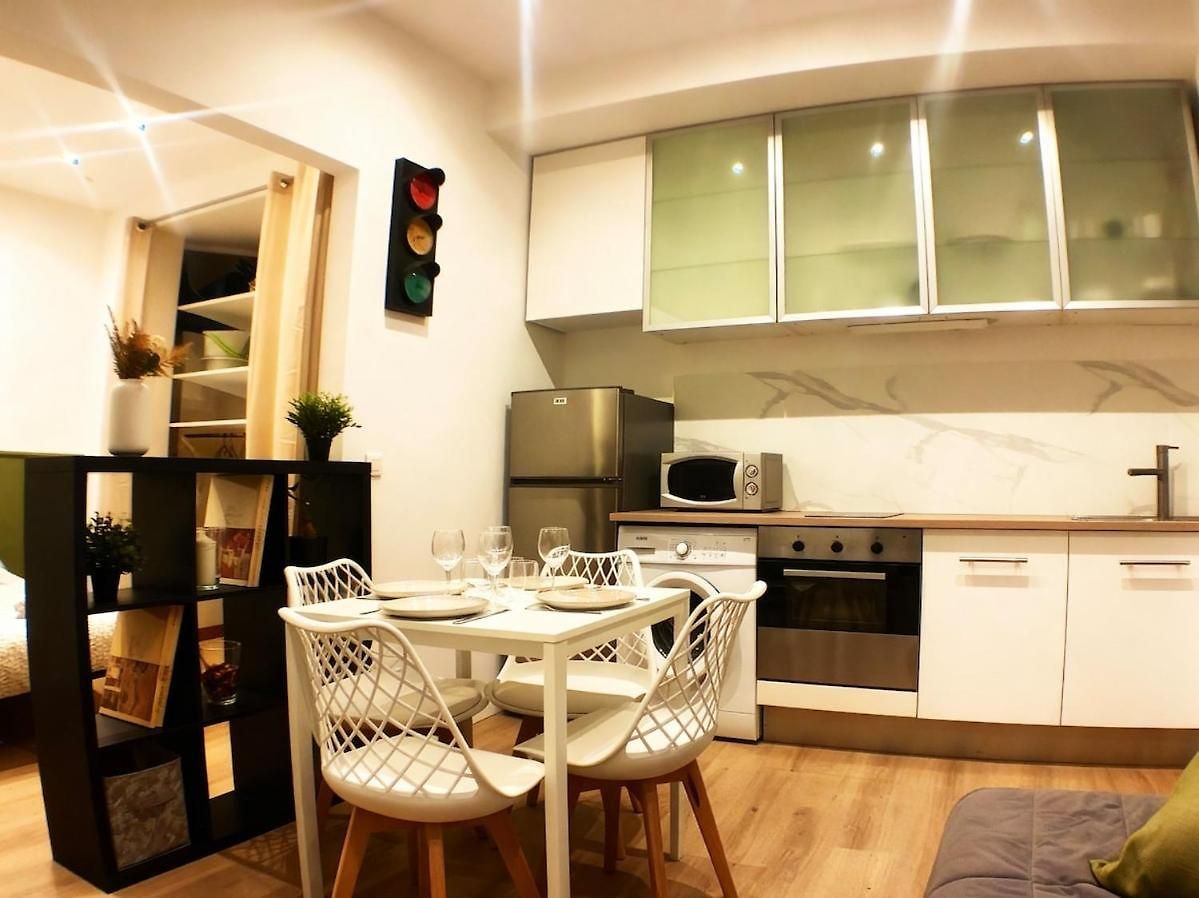 Au Coeur Du Vieux Et A 5 Min De La Apartment