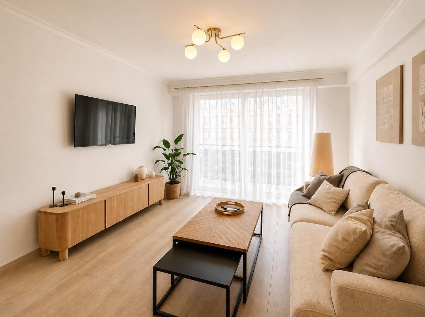 Heart Of Nice, 3min, 3 Ac Units, Balcony With 4-seater Dining!