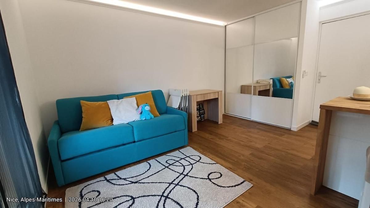 Apartment Cosy Avec Terrasse A Deux Pas De La Nice