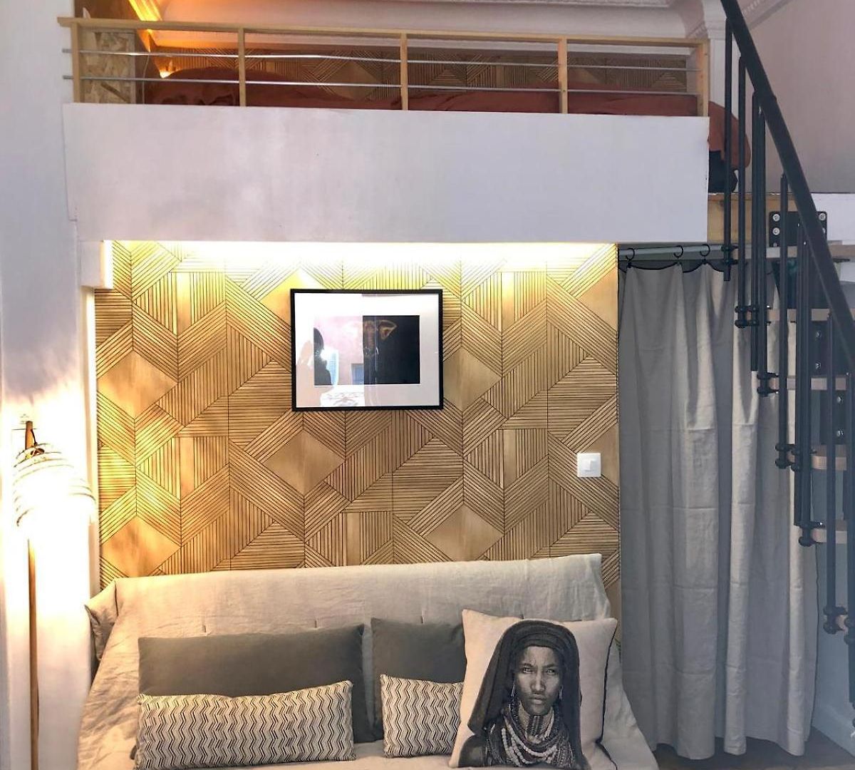Le Shakespeare 18 Mezzanine Apartment