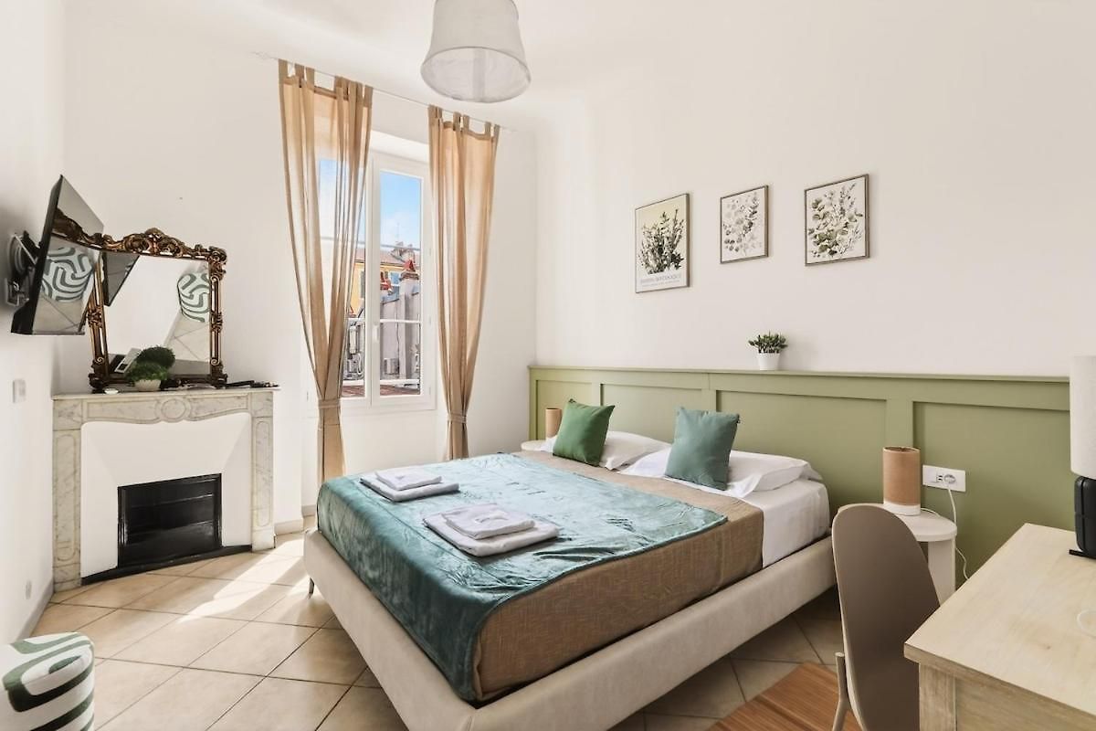 T1 Au Coeur Du Vieux-nice & Pres De La Apartment *
