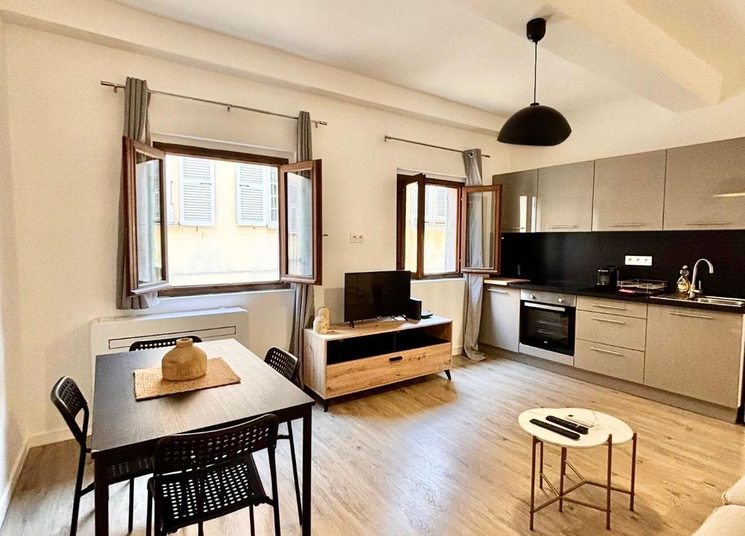 Old Town Charming Separate Bedroom - Ac
