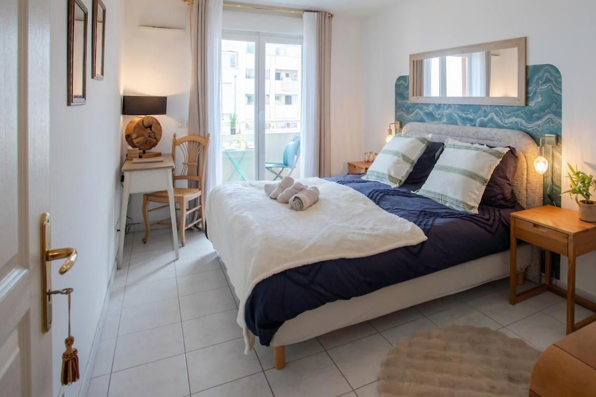 Modern 2-bedroom Sea View, Air Conditioning, Balcony * Nice
