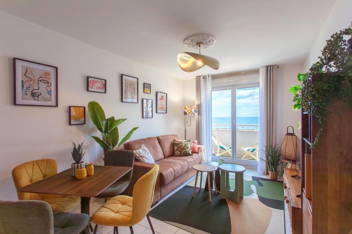 Modern 2-bedroom Sea View, Air Conditioning, Balcony Nice