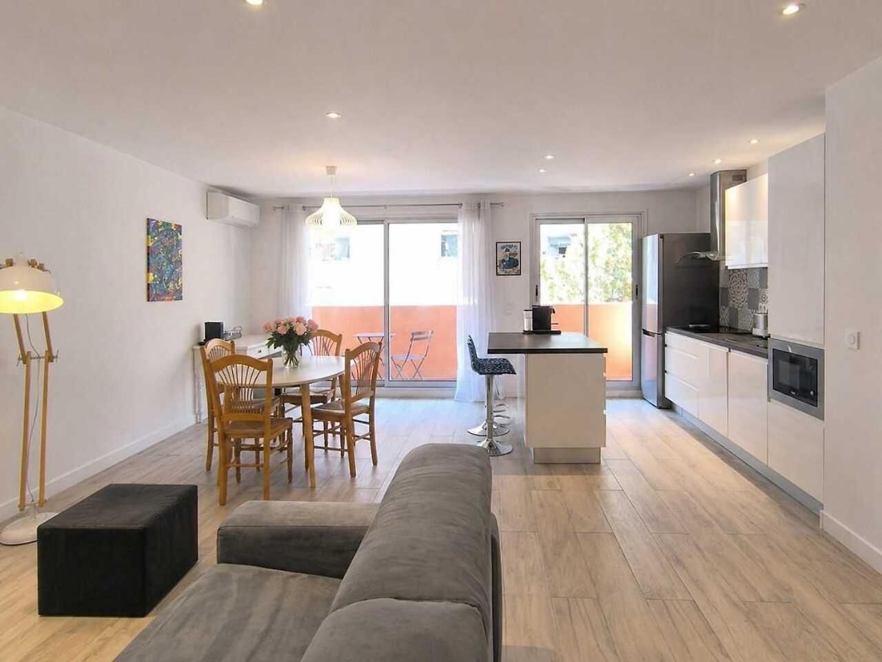 Apartment Charming With Terrace & Secure Parking Nice