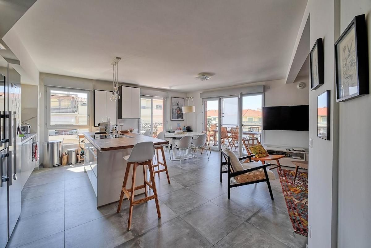 Lovely 4-bedroom Family In *