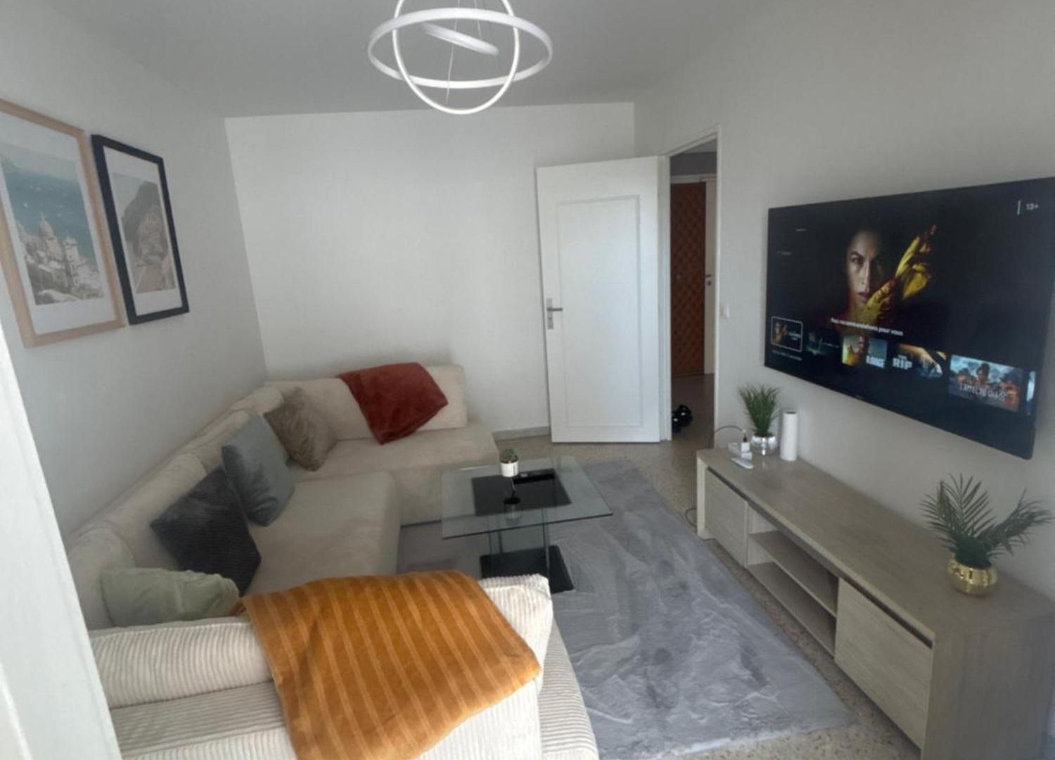 Apartment Superbe 3 1 Salon Cosy Et 2 Grandes Terrasses Moderne Tram A 2 Min 6 Personnes