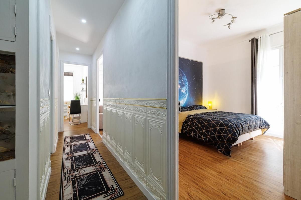 - Charming 2 In A Quiet Area Apartment *