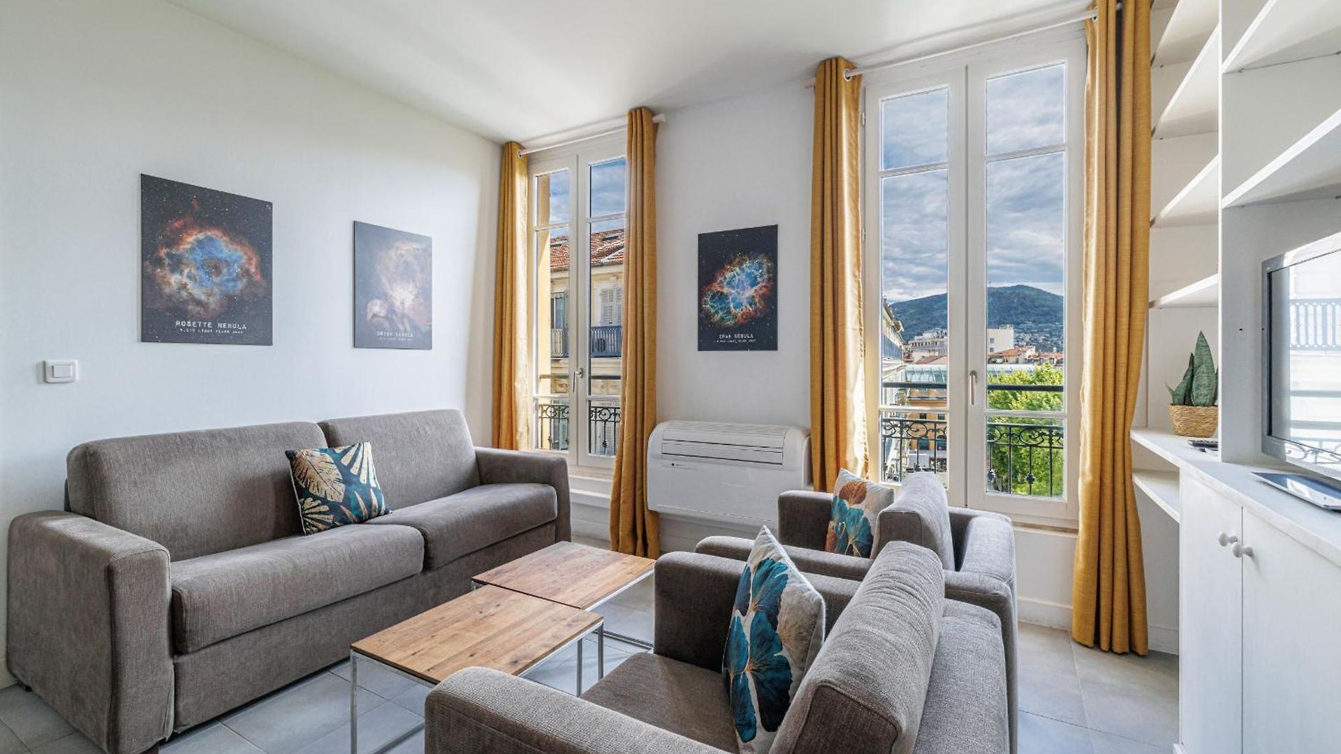 Apartment Charming 1 Bdr In The Center Nice