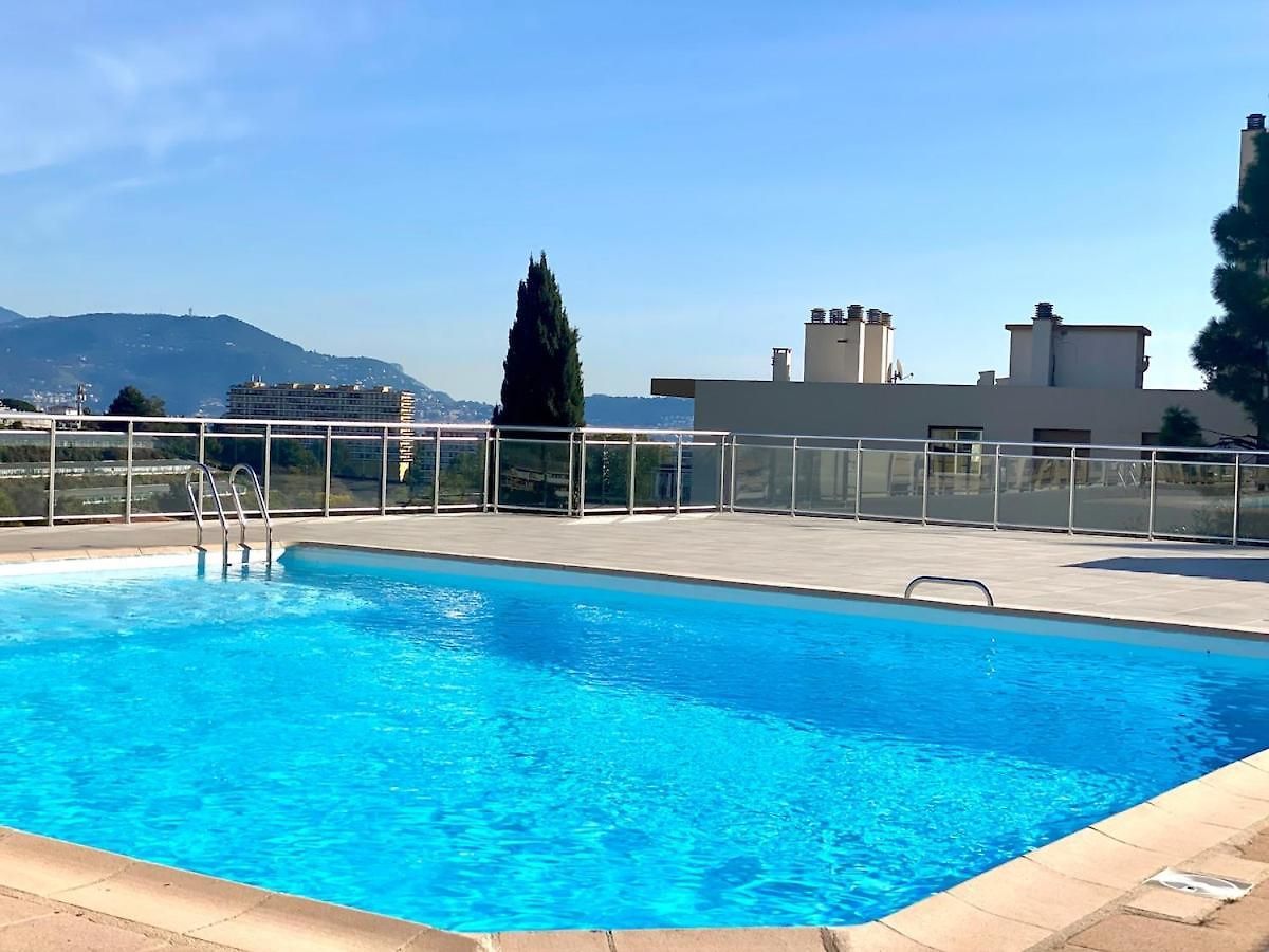 Cosy Proche De La Securisee Avec Piscine