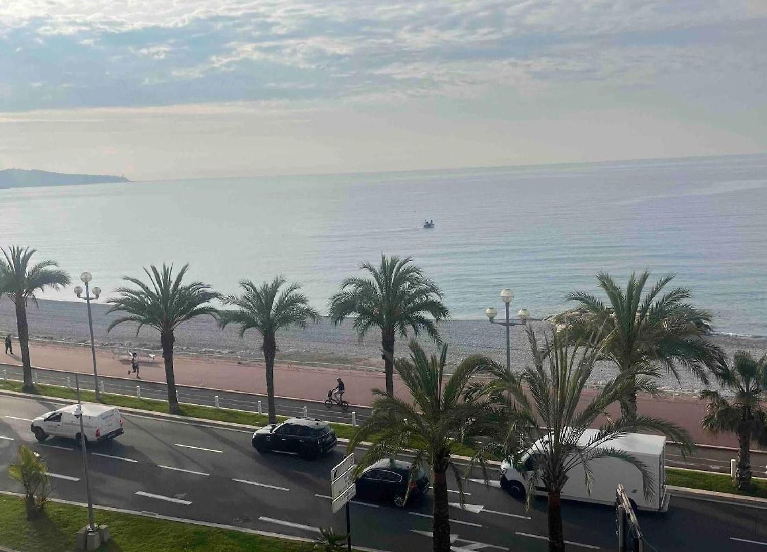 Charming With Ocean Views In Nice, France Apartment *