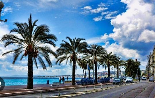 Apartment Center - Promenade Des