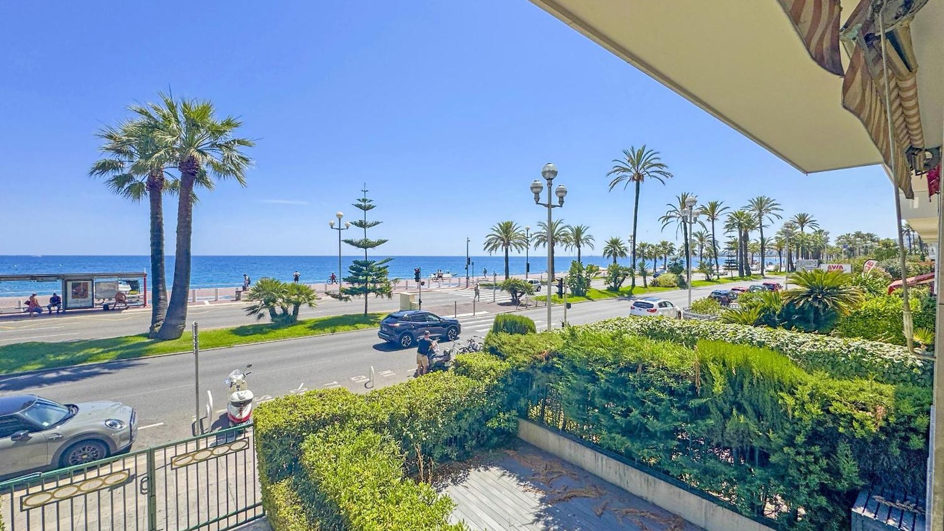 Sea Front Pearl Promenade France Apartment